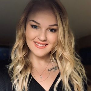 Meet your Posher, Sabrina